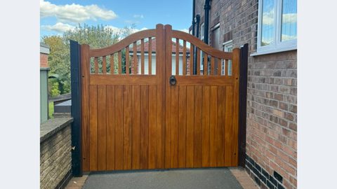 Timber gate gallery