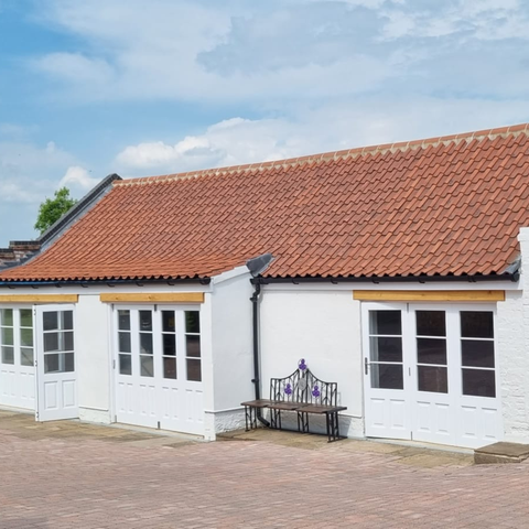 Extension with bi-folds